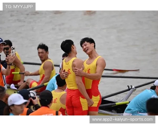 赛艇队保持良好节奏，训练中协作度显著增强